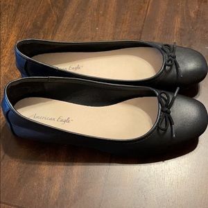 Women’s black flats